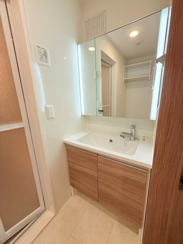 ロータスヒル　A棟の独立洗面台