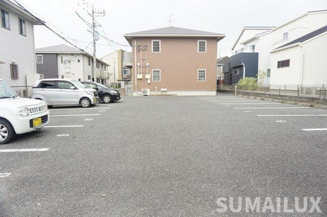 グリーンヒルズBの駐車場