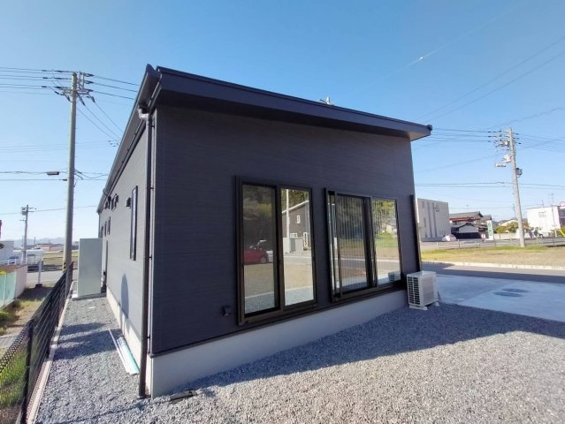 西条市小松町新屋敷1号地の外観