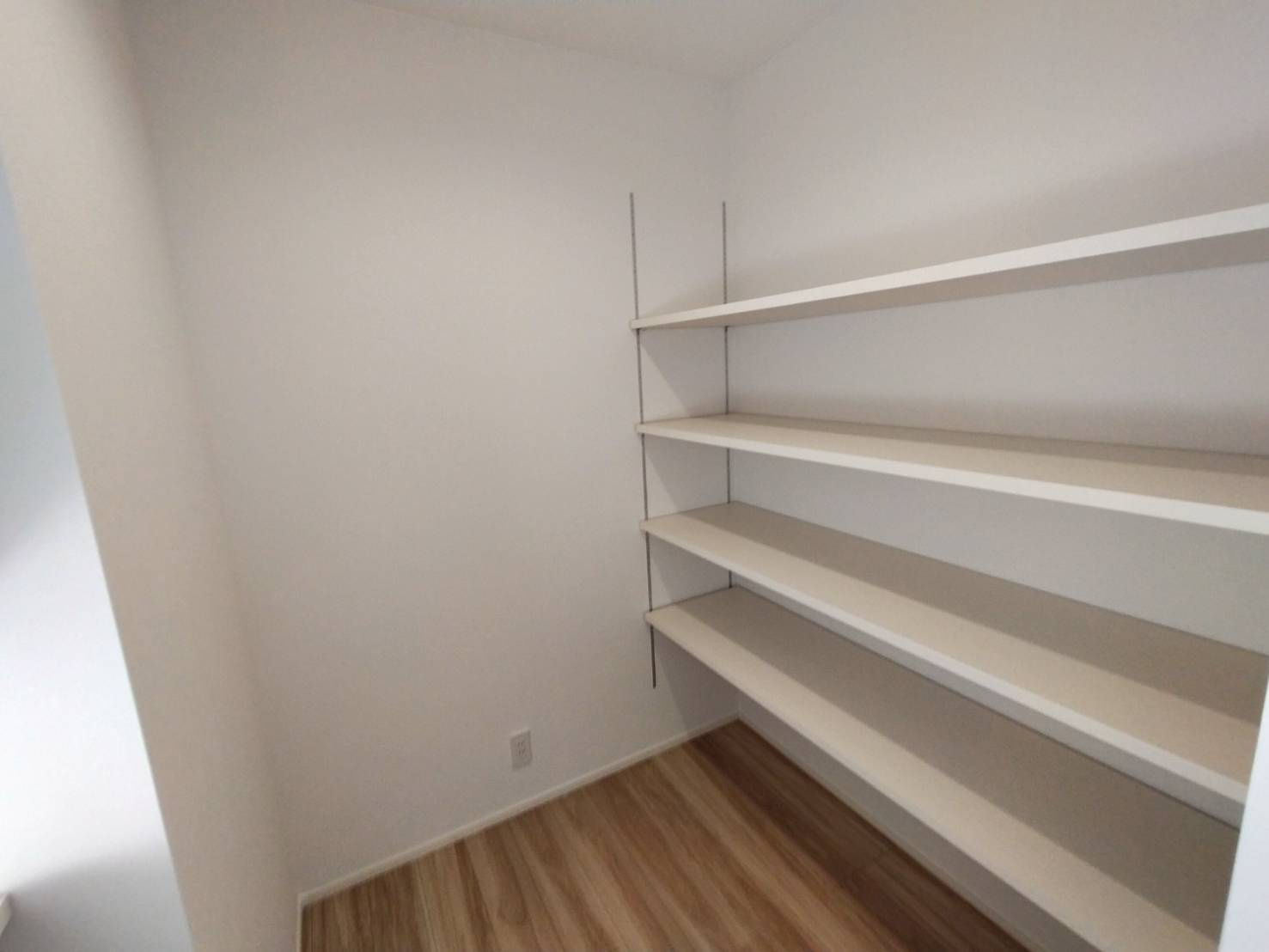 西条市小松町新屋敷1号地の収納