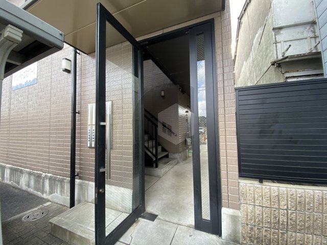 メゾンドゥエスポワールのエントランス