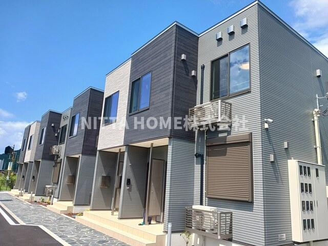 メゾン１２朝来の外観|新築★即入居可！エアコン2台や宅配BOXなどの設備付きです◎