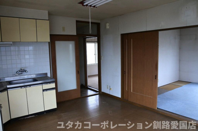 【居間・リビング】 | 春採6丁目店舗付住宅