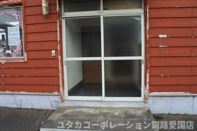 【玄関】 | 春採6丁目店舗付住宅
