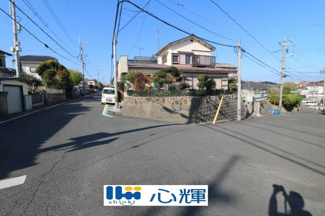 【前面道路含む現地写真】