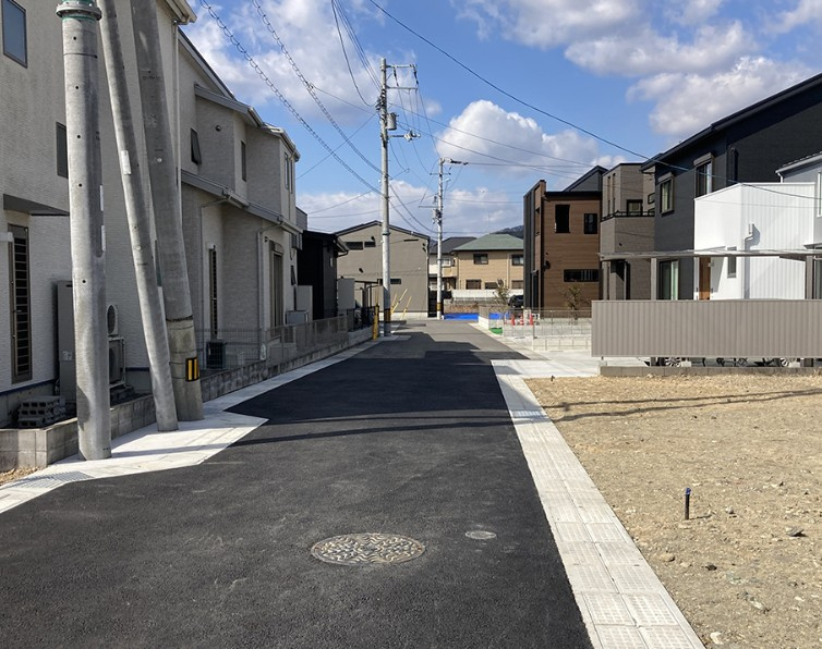 高知市一宮徳谷の前面道路含む現地写真