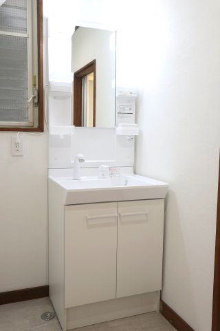 野口町戸建の独立洗面台