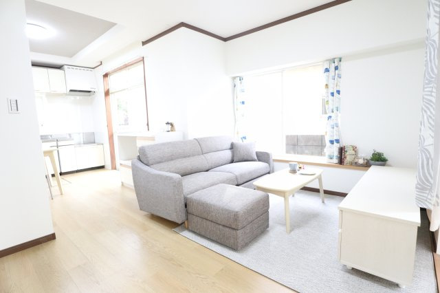 野口町戸建の居間・リビング