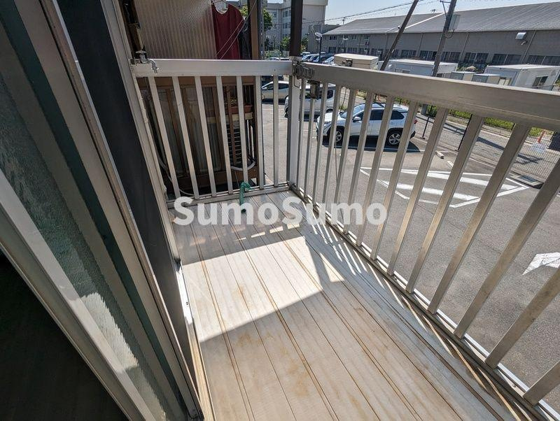 矢田貸家のバルコニー|お洗濯にも便利なバルコニー付き