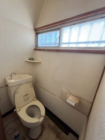 松戸市二十世紀が丘萩町　中古戸建のトイレ