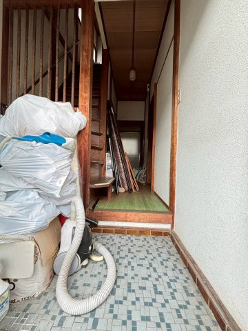 松戸市二十世紀が丘萩町　中古戸建の玄関