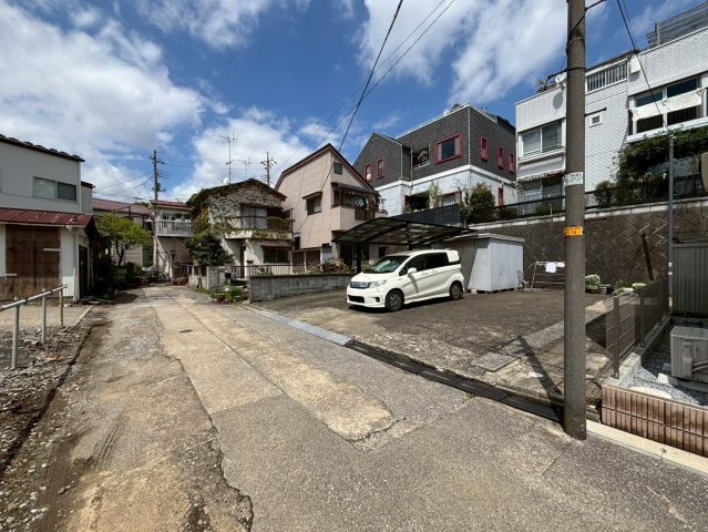松戸市二十世紀が丘萩町　中古戸建の駐車場