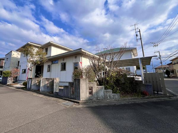 西条市朔日市　中古住宅の外観