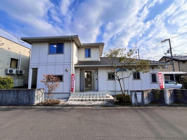 西条市朔日市　中古住宅の外観