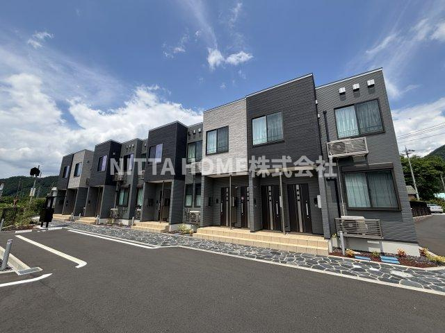 メゾン１２朝来の駐車場|敷地内に２台の確保があります★