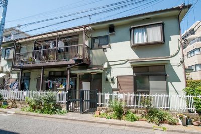 【外観】 | コーポ川島 | ２階建ての少数戸アパートです(^^)/