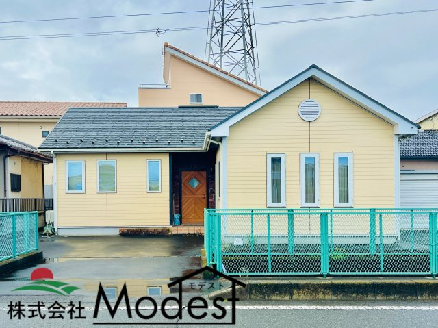 伊勢崎市連取町中古住宅の外観|年中無休で平日の仕事終わり夜２０時まで受付可能です。
事前のご予約がオススメです。お気軽にお問い合わせください。