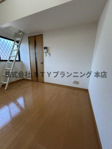 仲介手数料０円！シェーネスハイム八剱の居間・リビング