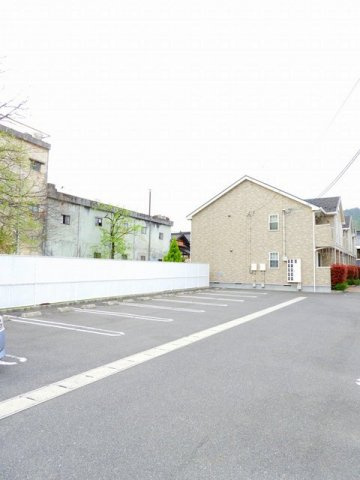 リバーサイド・オキタの駐車場|駐車場があります