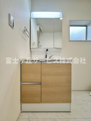 【独立洗面台】 | 静岡市葵区羽鳥5丁目 新築一戸建て 1号棟 | 朝の身支度に便利な独立洗面台です