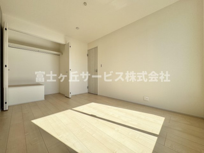 【寝室】 | 静岡市葵区羽鳥5丁目 新築一戸建て 1号棟 | 落ち着いて過ごせる寝室です