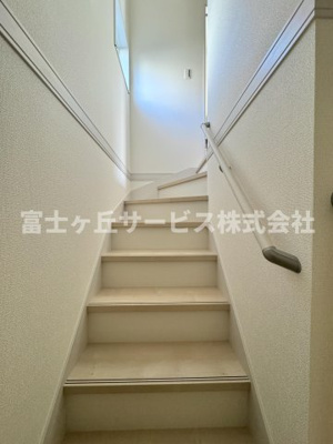 【その他】 | 静岡市葵区羽鳥5丁目 新築一戸建て 1号棟 | 階段です