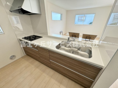 【キッチン】 | 静岡市葵区羽鳥5丁目 新築一戸建て 1号棟 | 広々としていてお料理がしやすいキッチンです