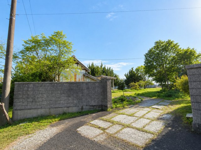 吉川市　三輪野江　売地　全2区画の前面道路含む現地写真|前面道路含む現地写真です