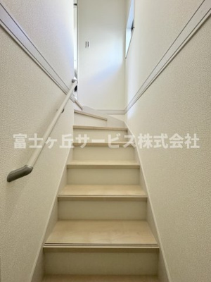 【その他】 | 静岡市葵区羽鳥5丁目 新築一戸建て 2号棟 | 階段です