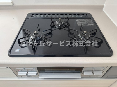 【その他】 | 静岡市葵区羽鳥5丁目 新築一戸建て 2号棟 | 3口コンロがあります