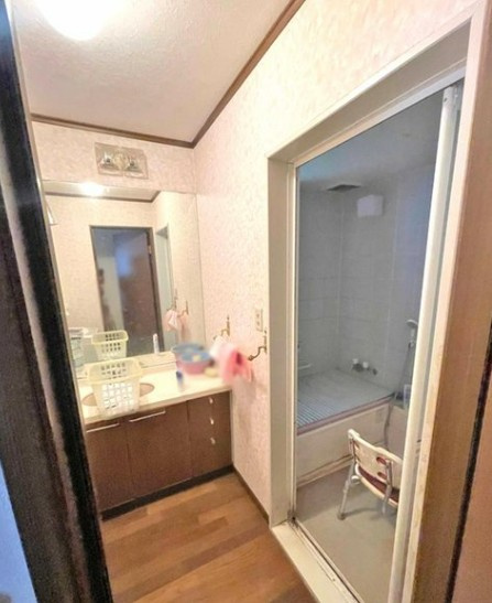【中古】鶴ヶ島市中新田中古住宅の独立洗面台