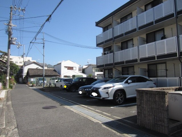 【駐車場】