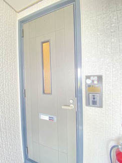 【エントランス】 |  コスモタウン森岡Ⅱ　　Ｂ棟 