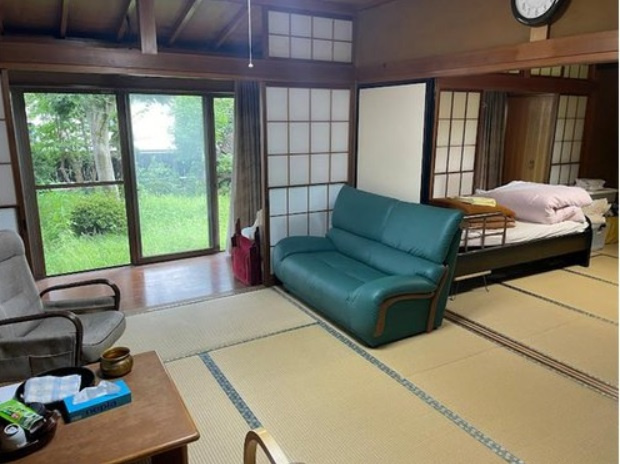 山形市桜田南の和室