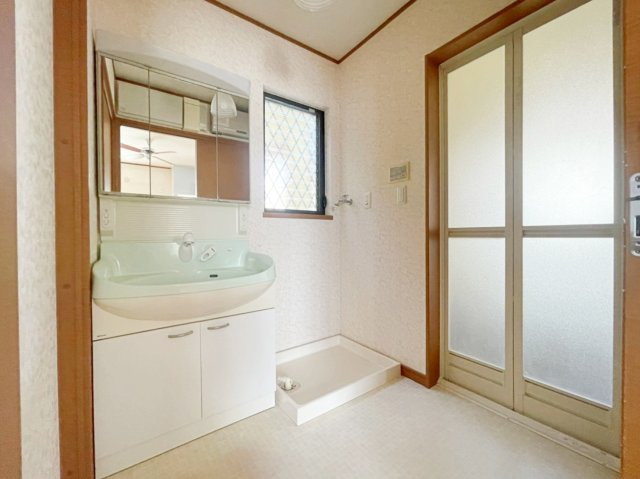 忠岡町忠岡北3丁目　中古戸建の独立洗面台