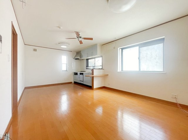 忠岡町忠岡北3丁目　中古戸建の居間・リビング