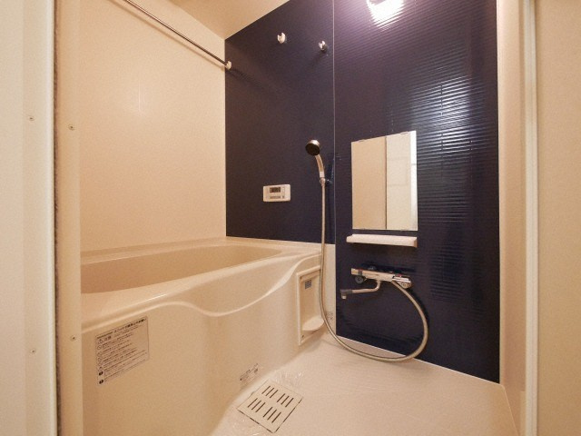 Luxe新大阪Ⅰの浴室