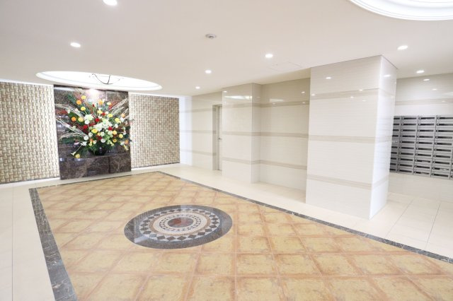 Luxe新大阪Ⅰのエントランス