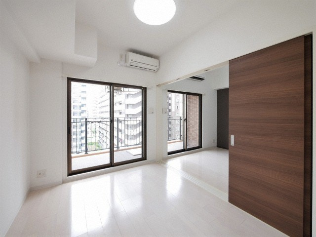 Luxe新大阪Ⅰの洋室