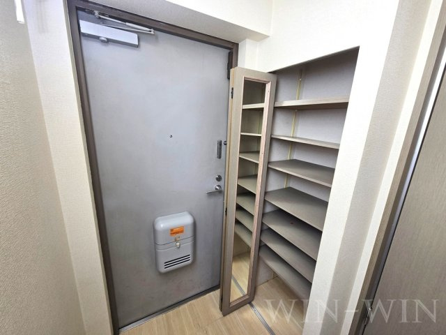 NH菰口の玄関