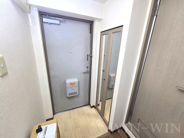 NH菰口の玄関