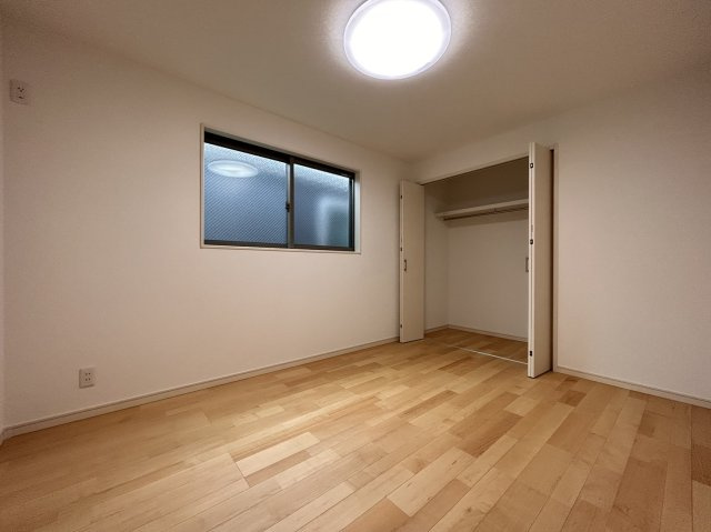 野崎通２丁目　新築戸建の洋室|全居室６帖以上ございます！
