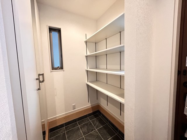 野崎通２丁目　新築戸建の収納