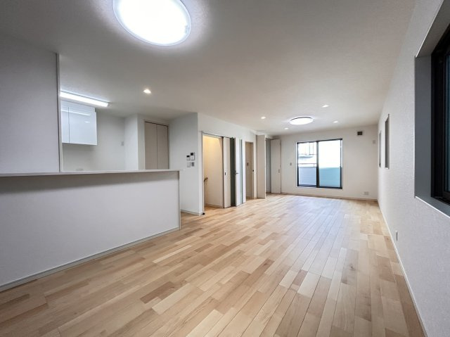 野崎通２丁目　新築戸建の居間・リビング