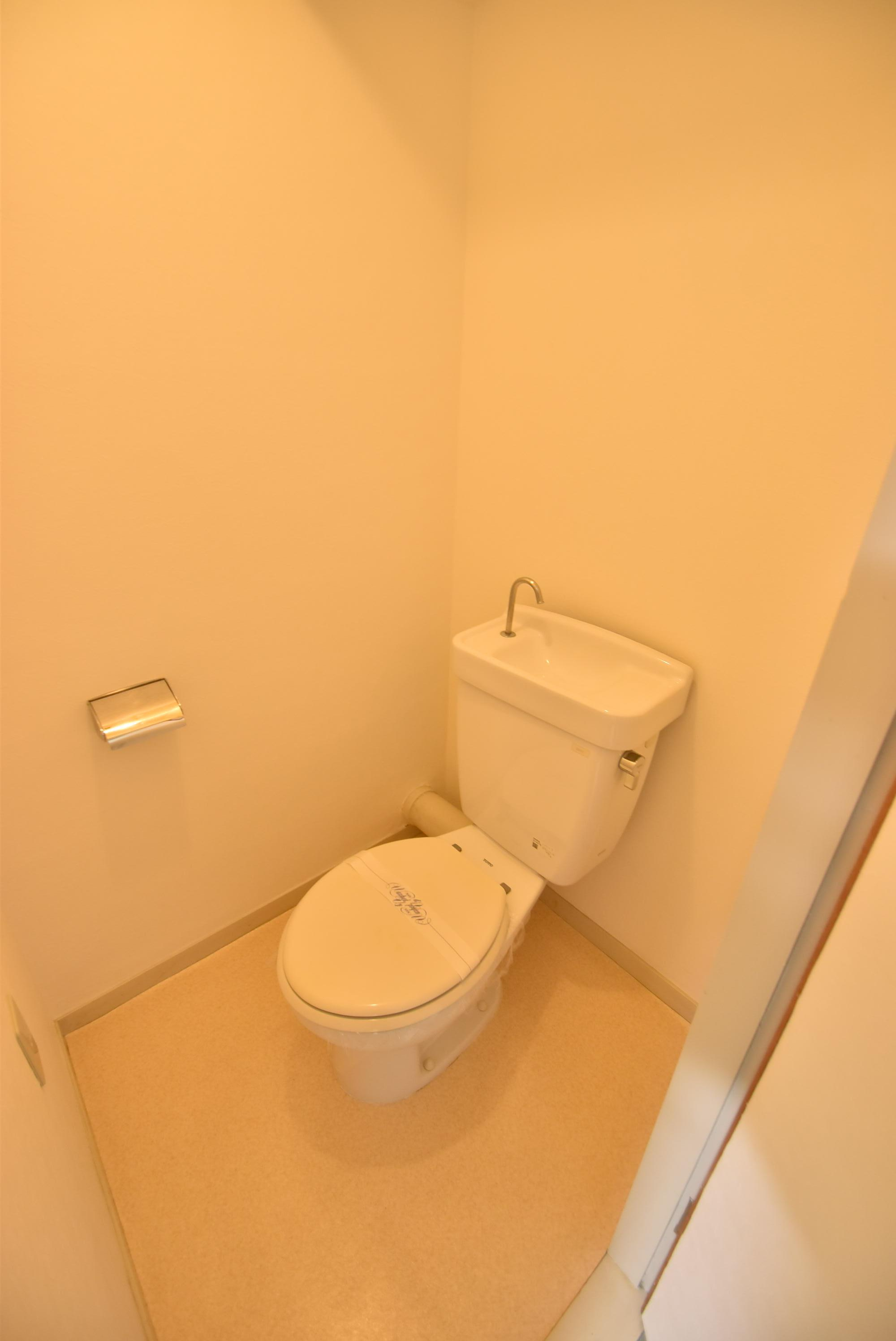 大阪市都島区網島町の賃貸マンションのトイレ