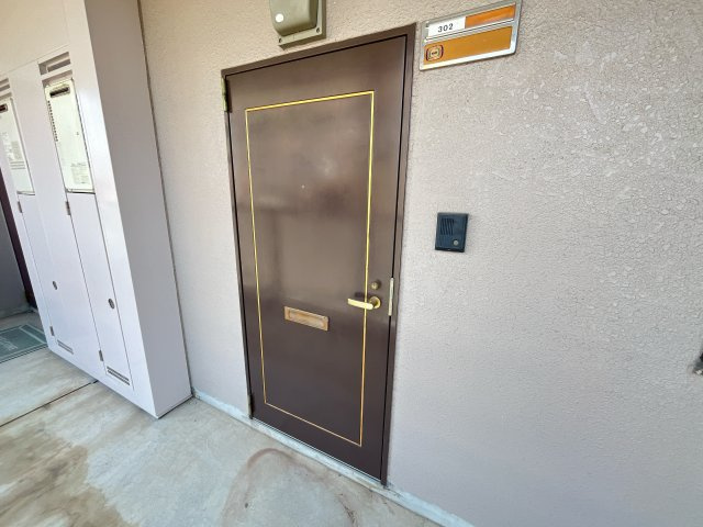 クレスト共和の玄関