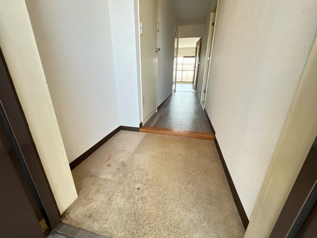 クレスト共和の玄関