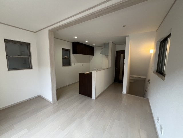 緑が丘2丁目　中古一戸建ての居間・リビング|ゆったりとしたリビングです