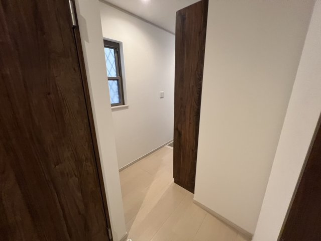 緑が丘2丁目　中古一戸建ての内装|１階ホール部分です