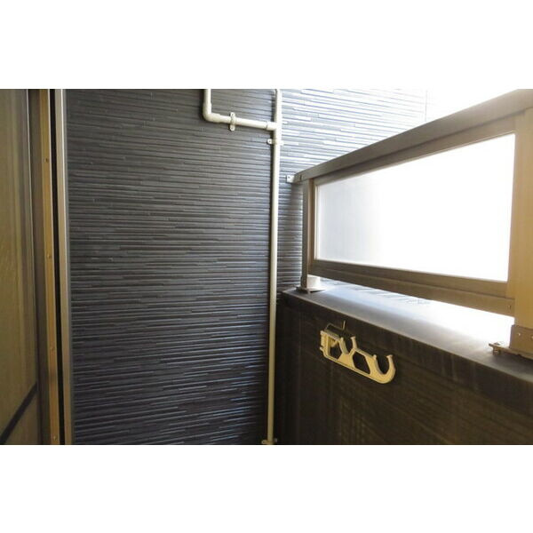 ドミトリー上高畑　名古屋市賃貸　仲介手数料無料のバルコニー